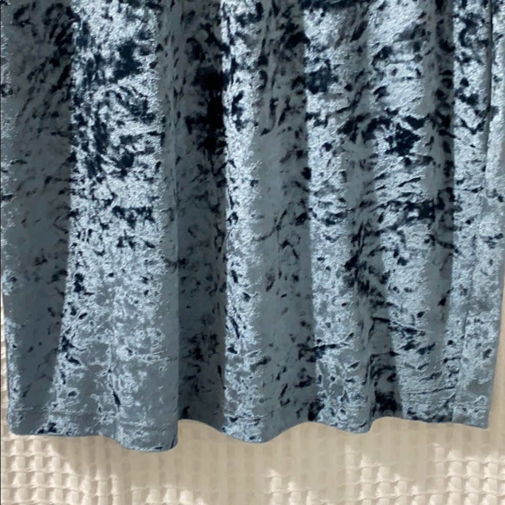 Dress - Picture 3 of 10